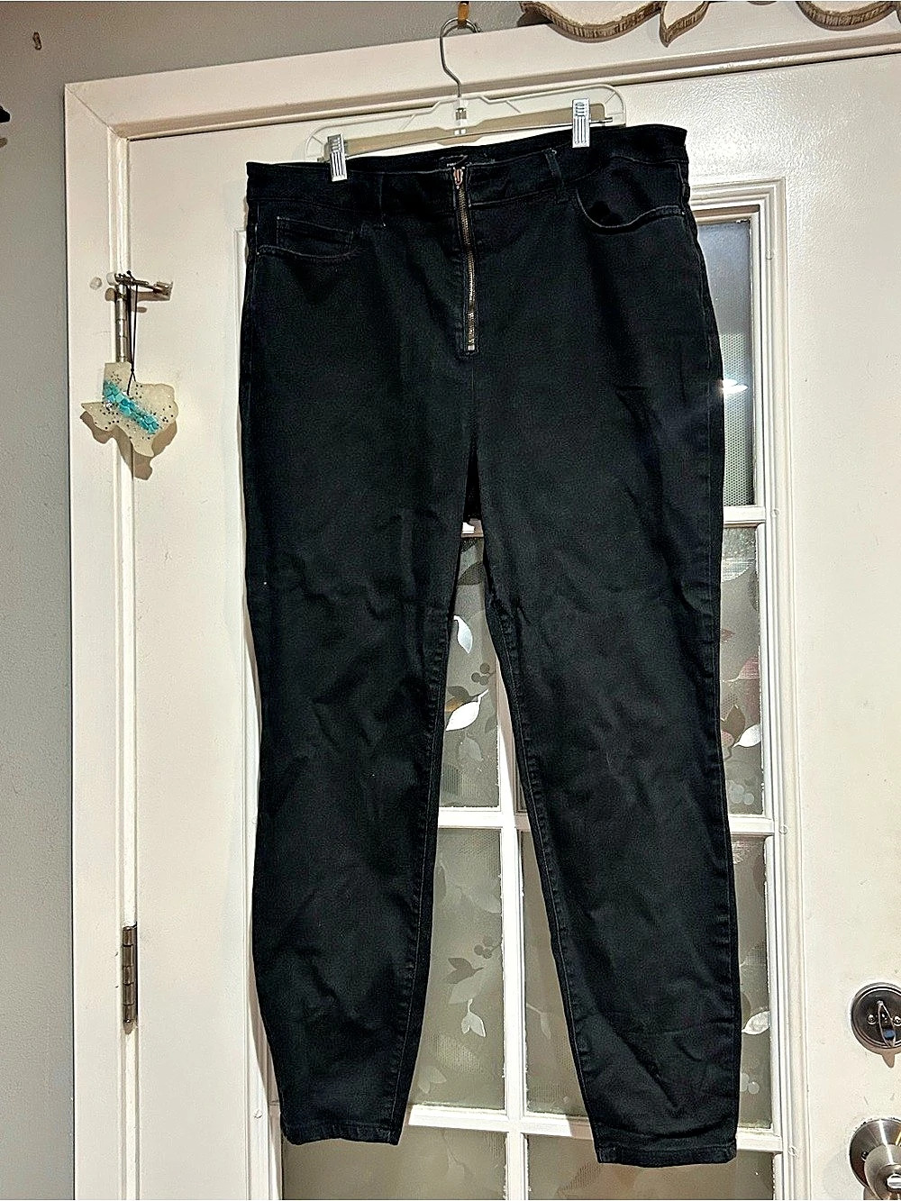 Forever 21 Black Skinny Jeans Waist 18 Like New